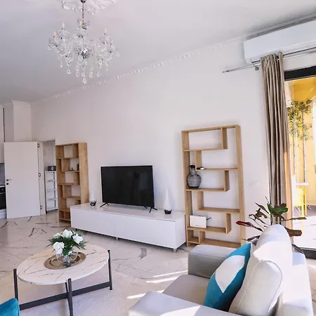 Luxury Square 21, * Tirana