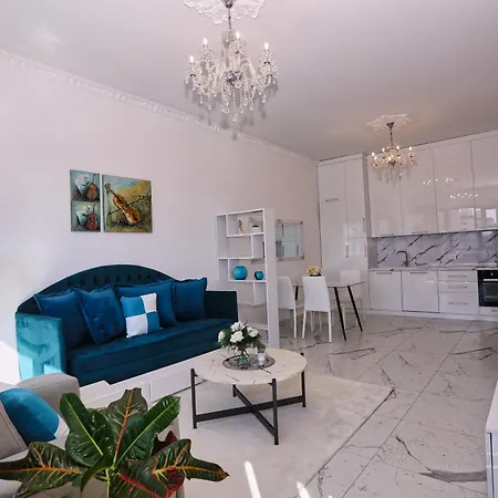 Luxury Square 21, * Tirana