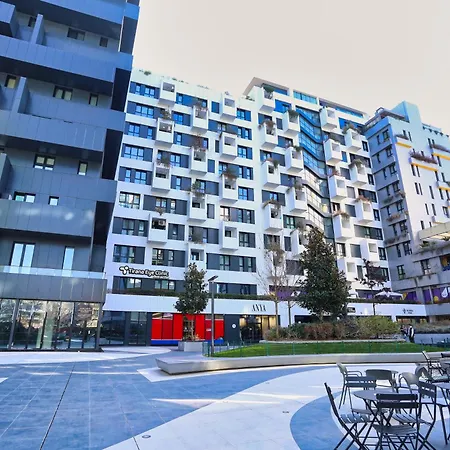 Luxury Square 21, Tirana