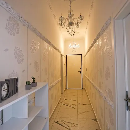 Apartment Luxury Square 21,