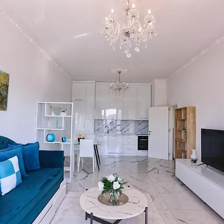 Luxury Square 21, Apartment *
