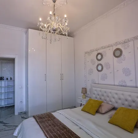 Apartment Luxury Square 21, Tirana