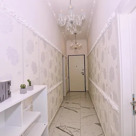 Luxury Square 21, Apartment