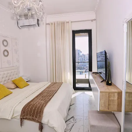 Luxury Square 21, Apartment *
