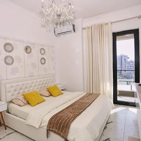 Apartment Luxury Square 21, *